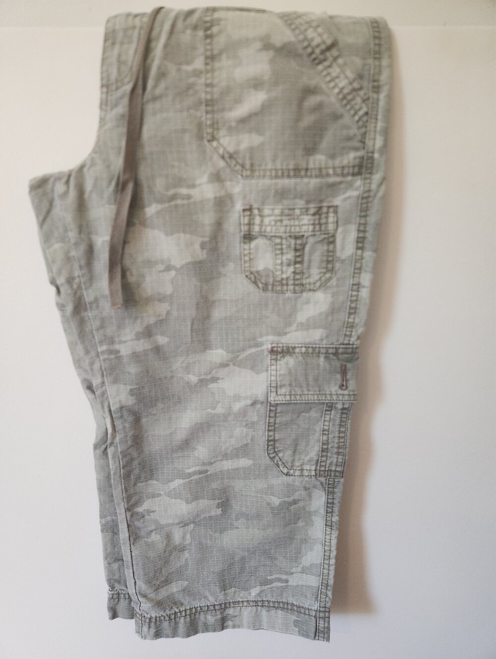 Women's Camo Cargo Capri/Shorts